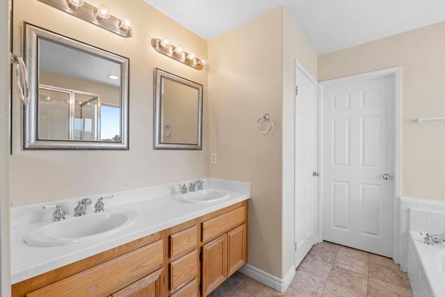 8950 Gateway View Ct, El Cajon, CA 92021