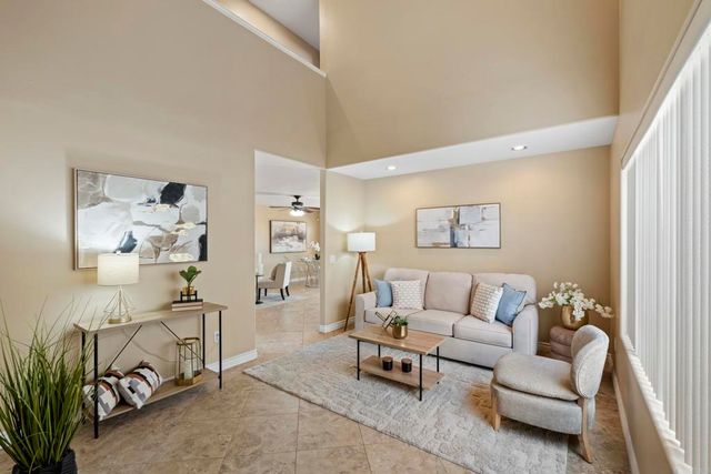 8950 Gateway View Ct, El Cajon, CA 92021