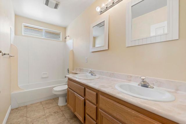 8950 Gateway View Ct, El Cajon, CA 92021