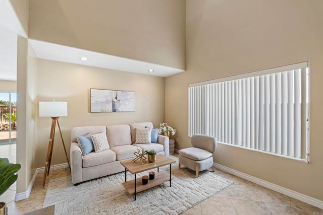 8950 Gateway View Ct, El Cajon, CA 92021