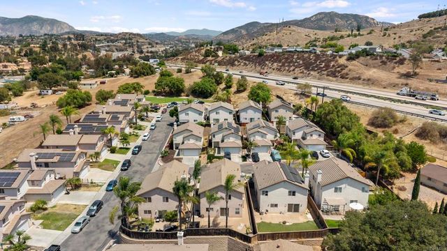 8950 Gateway View Ct, El Cajon, CA 92021