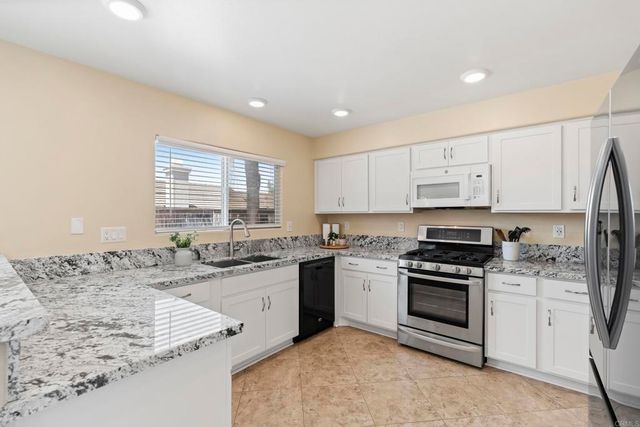 8950 Gateway View Ct, El Cajon, CA 92021