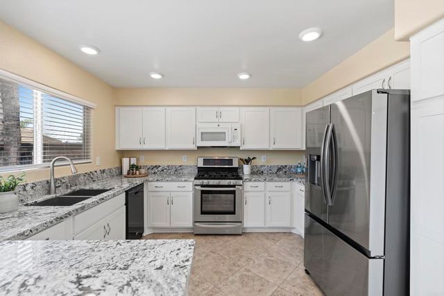 8950 Gateway View Ct, El Cajon, CA 92021
