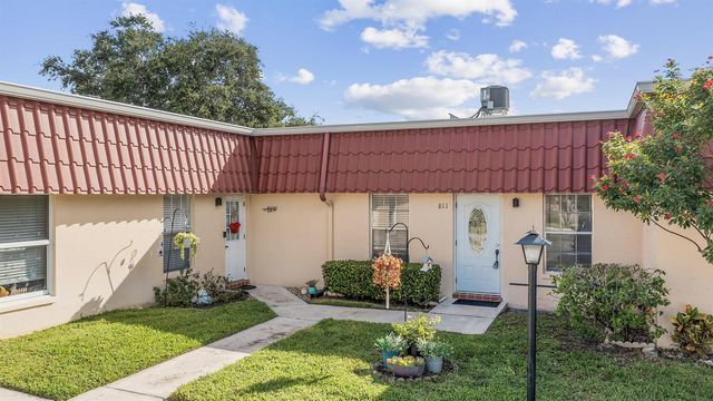 811 Salem Lane, Lake Worth, FL 33467