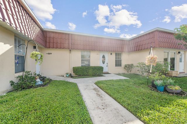 811 Salem Lane, Lake Worth, FL 33467