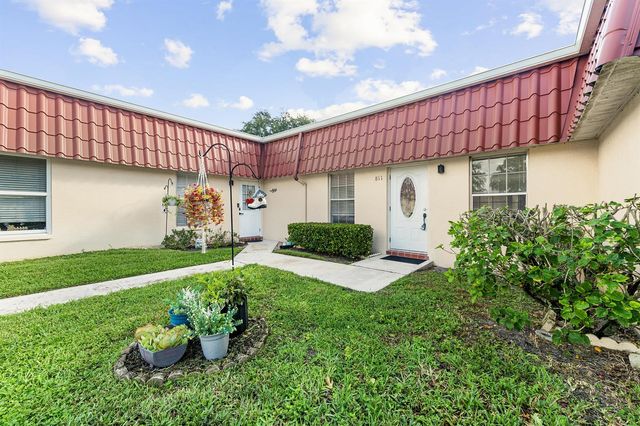811 Salem Lane, Lake Worth, FL 33467
