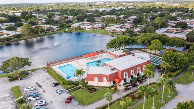 811 Salem Lane, Lake Worth, FL 33467