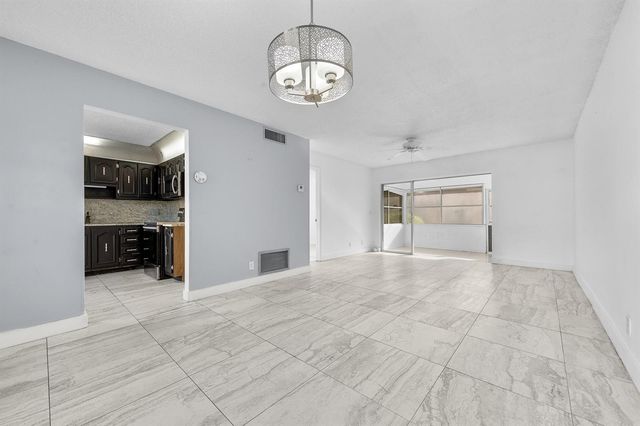 811 Salem Lane, Lake Worth, FL 33467