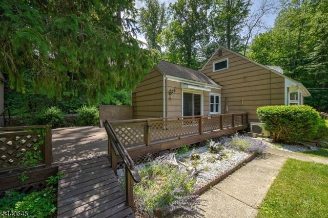 16 Lenape Ave, Andover Twp., NJ 07860