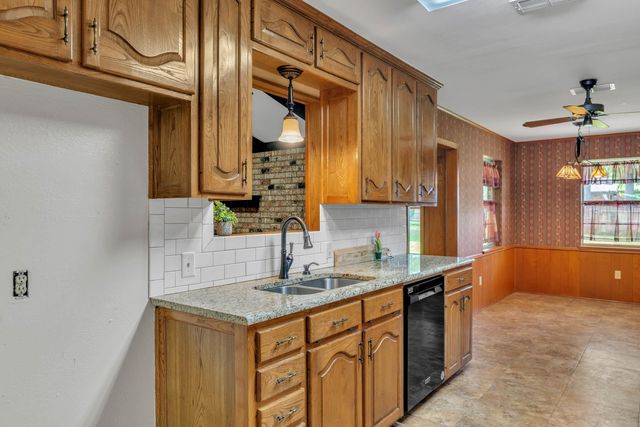 714 LYNNWOOD LANE, Longview, TX 75604