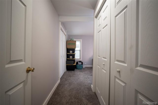 2814 Crooks Road, Royal Oak, MI 48073