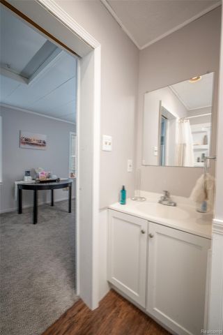 2814 Crooks Road, Royal Oak, MI 48073