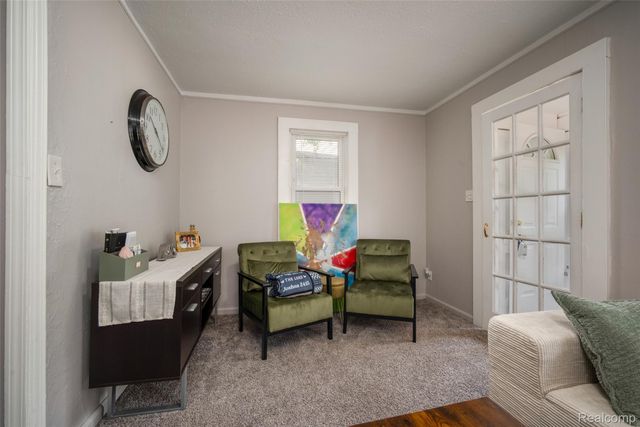 2814 Crooks Road, Royal Oak, MI 48073