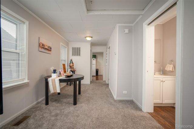 2814 Crooks Road, Royal Oak, MI 48073