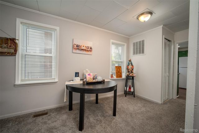 2814 Crooks Road, Royal Oak, MI 48073