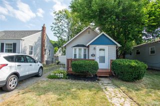2814 Crooks Road, Royal Oak, MI 48073