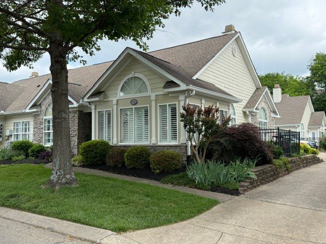 825 Browns Ln Unit 603, Gallatin, TN 37066