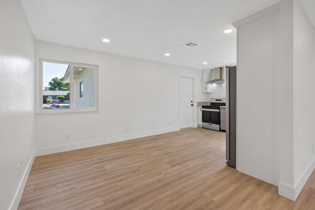 15882 Edmiston Avenue, Ivanhoe, CA 93235