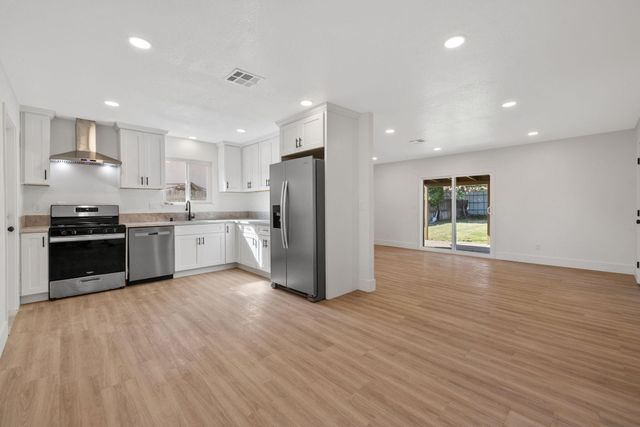 15882 Edmiston Avenue, Ivanhoe, CA 93235