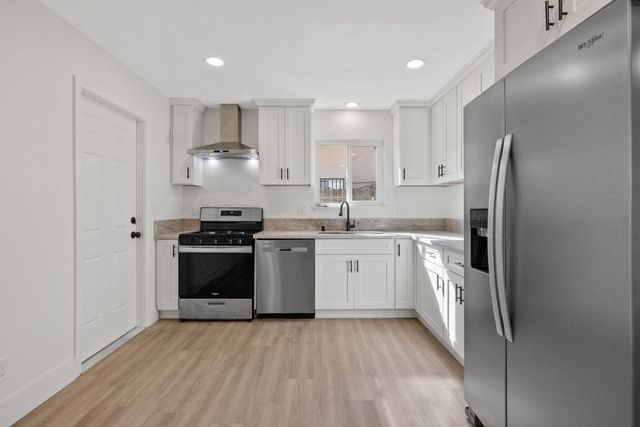 15882 Edmiston Avenue, Ivanhoe, CA 93235