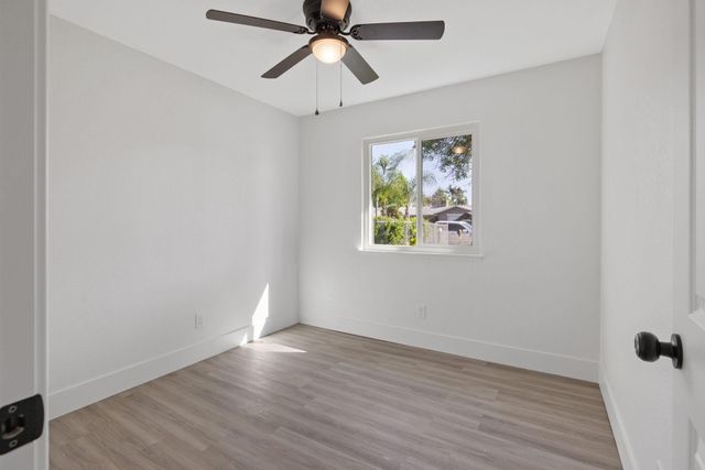 15882 Edmiston Avenue, Ivanhoe, CA 93235