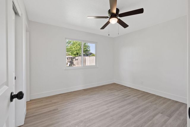 15882 Edmiston Avenue, Ivanhoe, CA 93235