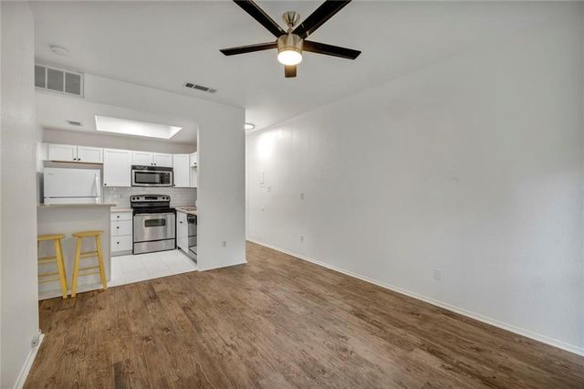 806 W 24th ST 114, Austin, TX 78705