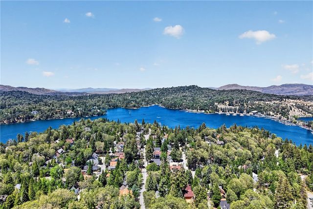 202 Maple Drive, Lake Arrowhead, CA 92352