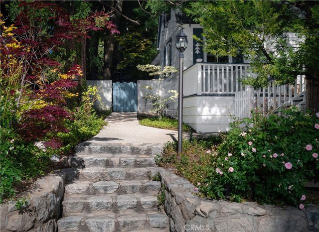 202 Maple Drive, Lake Arrowhead, CA 92352