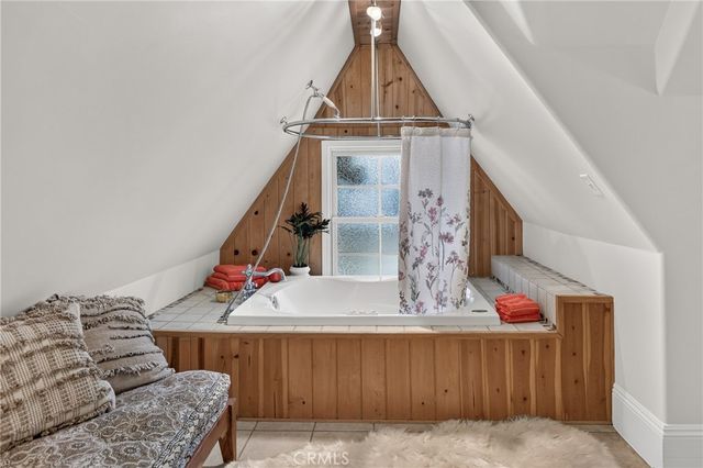 202 Maple Drive, Lake Arrowhead, CA 92352