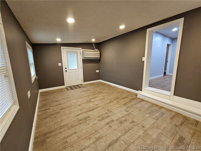 216 E Lewis Street, New Albany, IN 47150