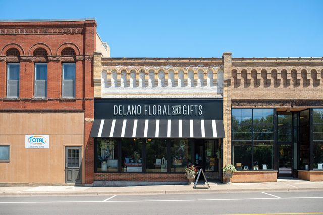 270 Rolling Hills Lane, Delano, MN 55328