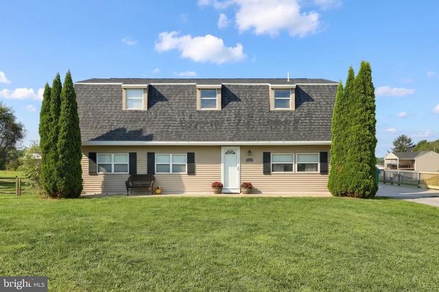 2052 NOSS RD, York, PA 17408