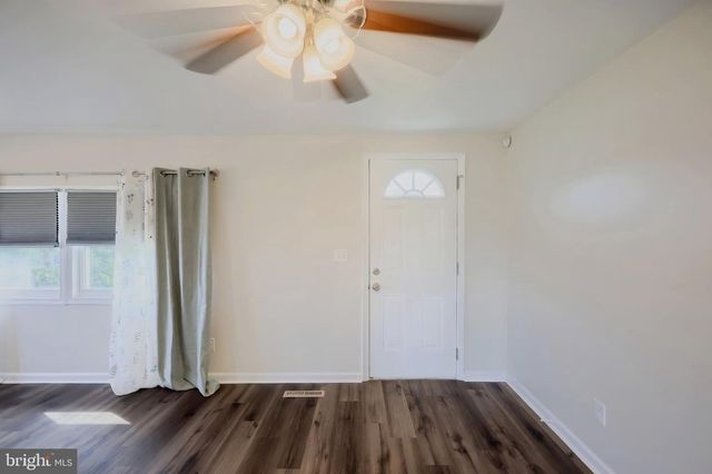 2052 NOSS RD, York, PA 17408