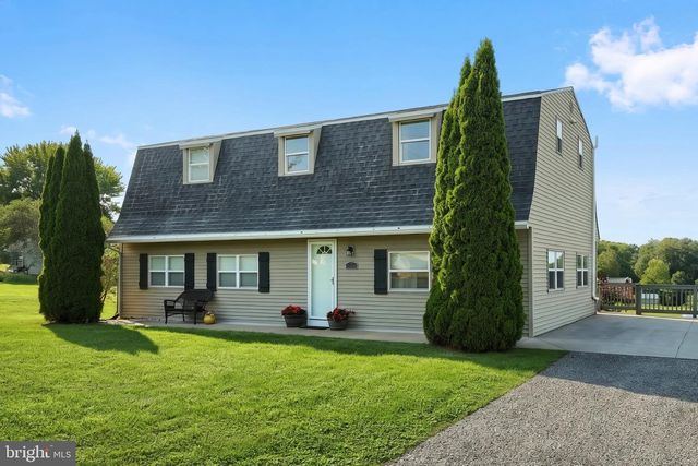 2052 NOSS RD, York, PA 17408