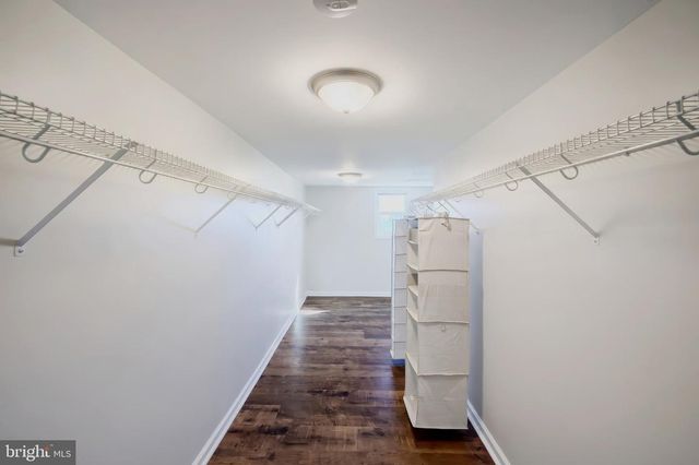 2052 NOSS RD, York, PA 17408