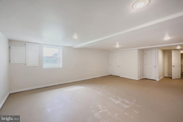 2052 NOSS RD, York, PA 17408