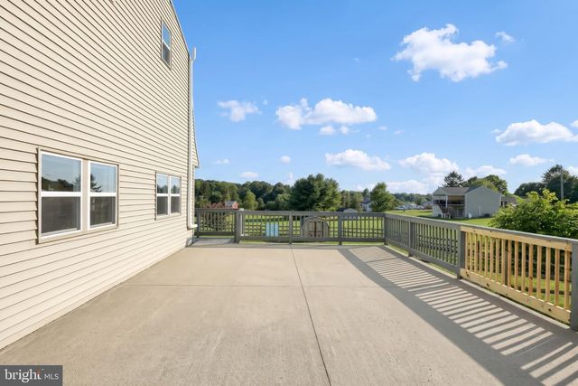 2052 NOSS RD, York, PA 17408