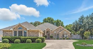 6353 Warwick Hills Drive, Fort Worth, TX 76132