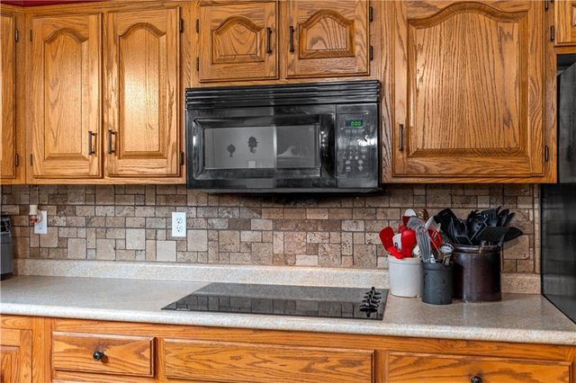 14410 E Rebel Road, Nevada, MO 64772