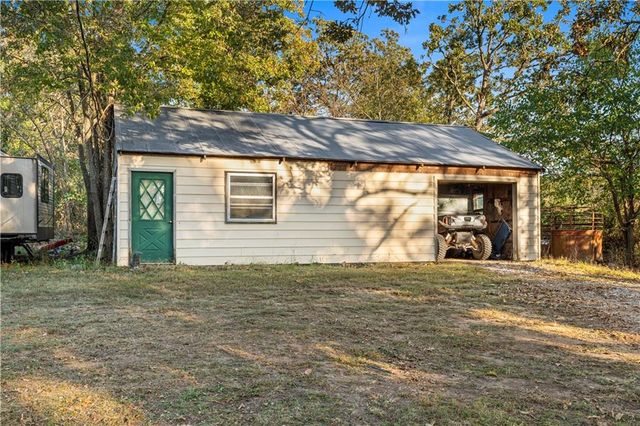 14410 E Rebel Road, Nevada, MO 64772