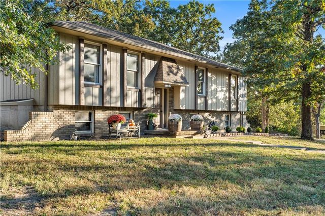 14410 E Rebel Road, Nevada, MO 64772