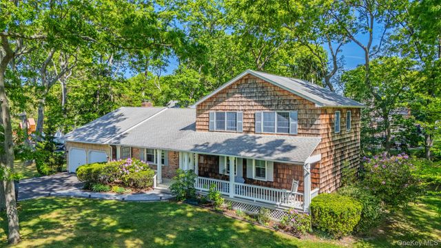 7 Cedarwood Court, Setauket, NY 11733