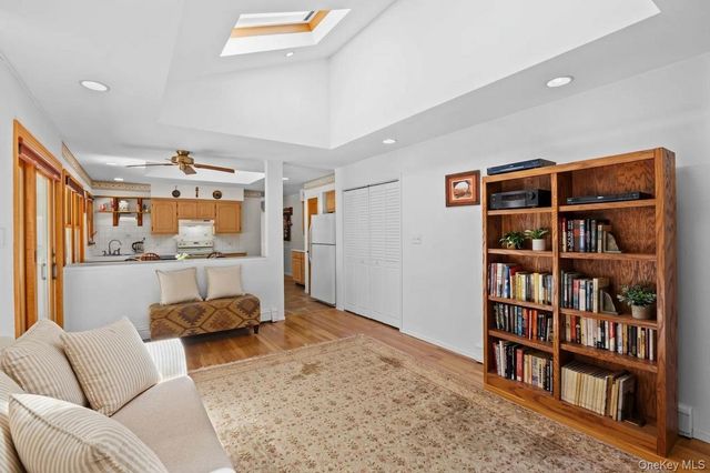 7 Cedarwood Court, Setauket, NY 11733