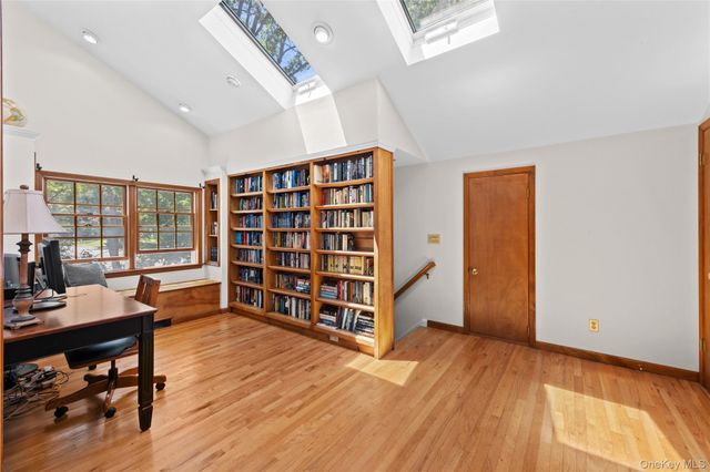 7 Cedarwood Court, Setauket, NY 11733