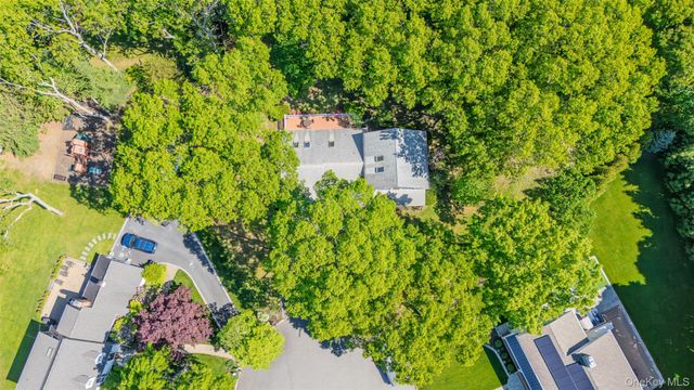 7 Cedarwood Court, Setauket, NY 11733