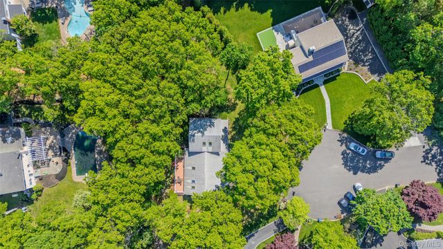 7 Cedarwood Court, Setauket, NY 11733