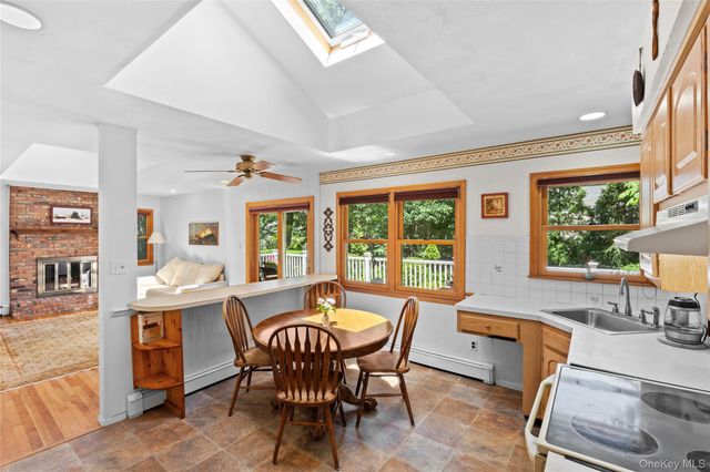 7 Cedarwood Court, Setauket, NY 11733