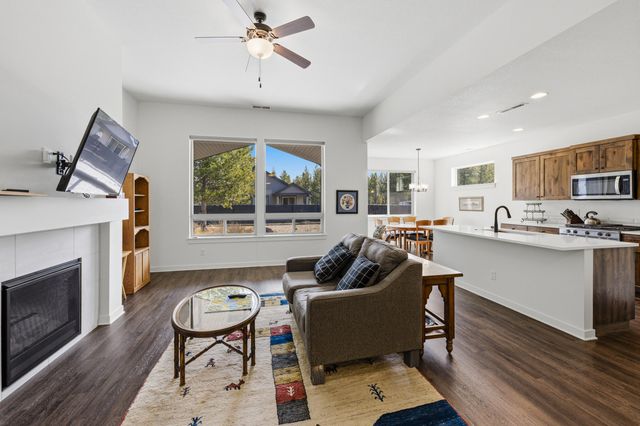 51900 Settler Drive, La Pine, OR 97739