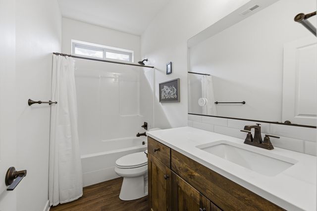 51900 Settler Drive, La Pine, OR 97739